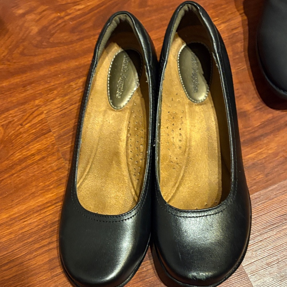 Hush Puppies Black Women's Flats